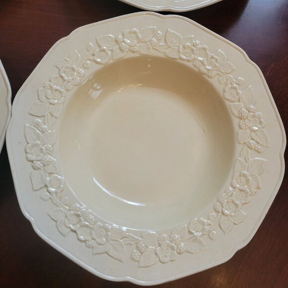 Set Of 4 Crown Ducal England Embossed Floral Cream Soup Bowls 8.5" Diameter Vint - Picture 2 of 6
